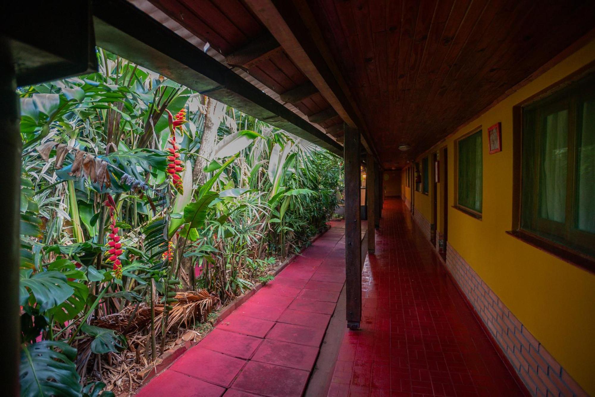Hosteria Los Helechos Puerto Iguazú Kültér fotó
