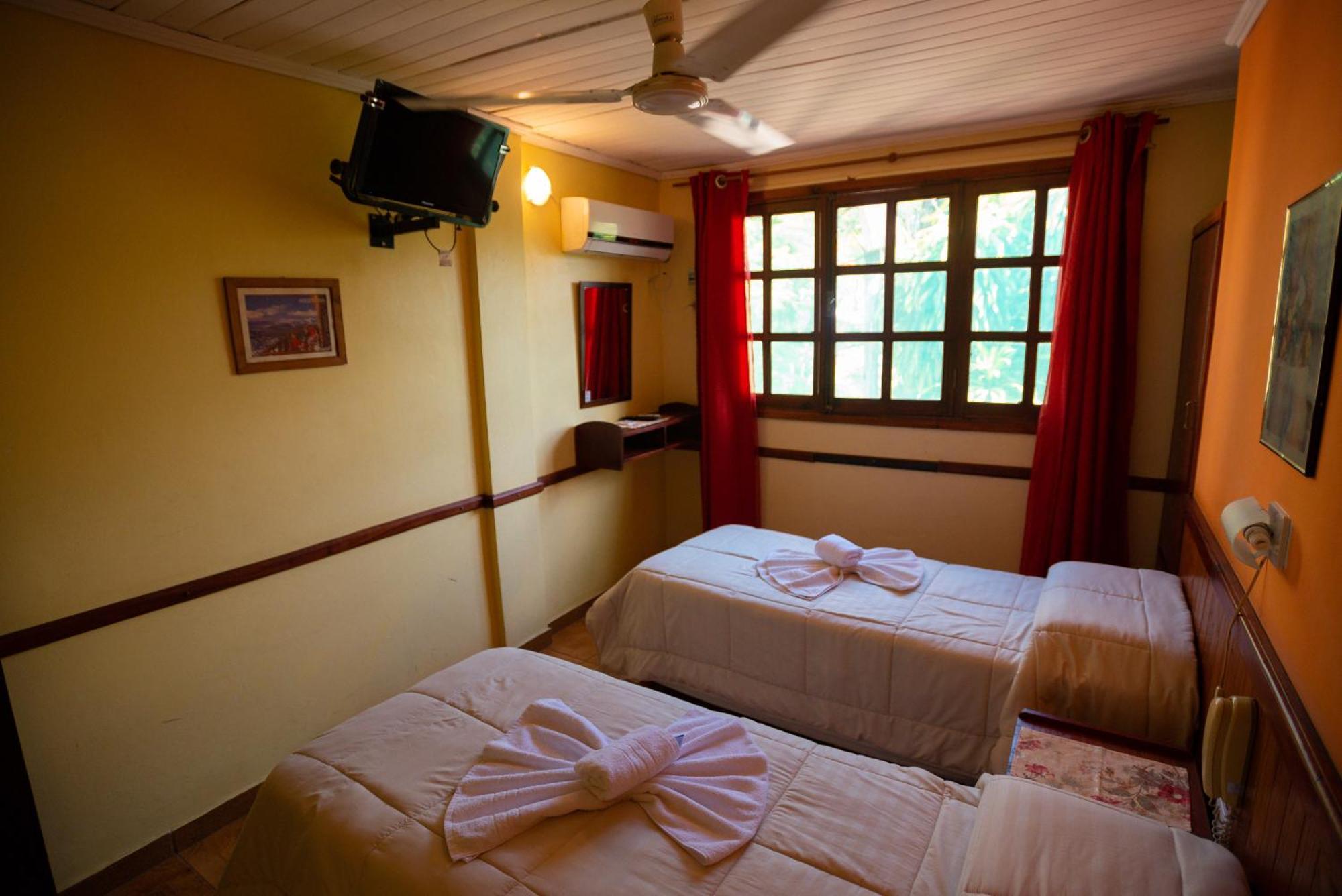 Hosteria Los Helechos Puerto Iguazú Kültér fotó