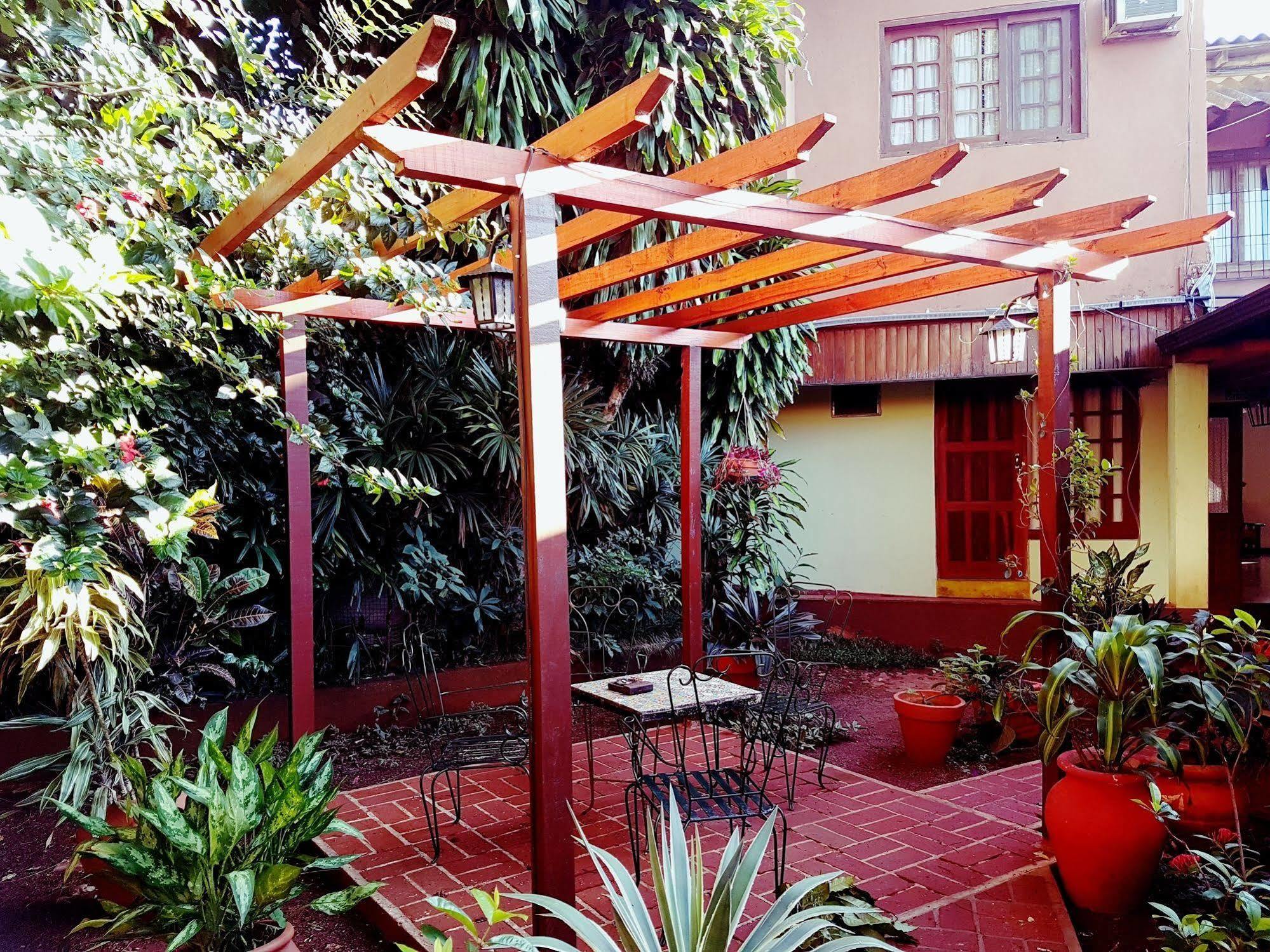 Hosteria Los Helechos Puerto Iguazú Kültér fotó
